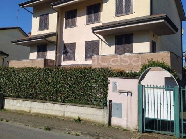 Appartamento in vendita a San Zenone al Lambro via Isola, 29
