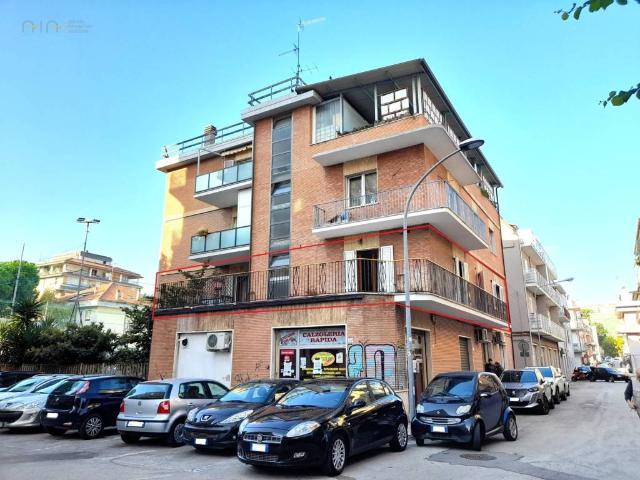 Appartamento in vendita a San Benedetto del Tronto via Puglia, 38