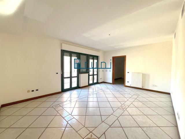 Appartamento in vendita a San Benedetto del Tronto, Centro