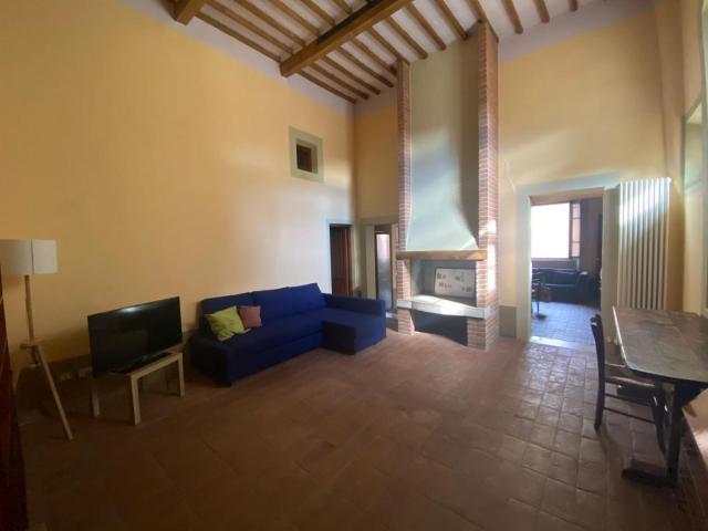 Appartamento in vendita a San Francesco Pisa in Ristrutturato composto da 4vani