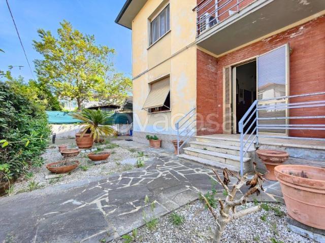 Appartamento in vendita a San Giuliano Terme via Serrati