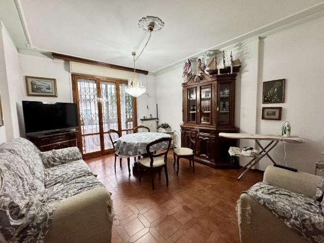 Appartamento in vendita a San Michele Pisa in Da rivedere composto da 4vani