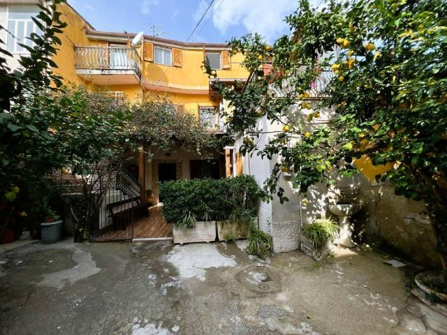 Appartamento in vendita a San Nicola la Strada CE