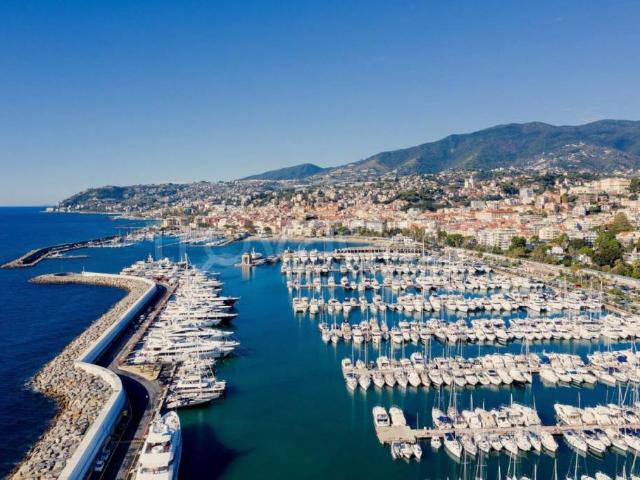 Appartamento in vendita a Sanremo via Nino Bixio, snc, Porto Vecchio