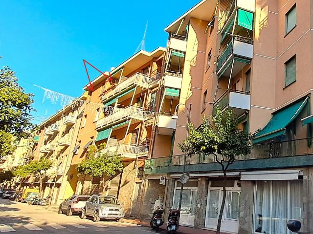 APPARTAMENTO in VENDITA a SANTA MARGHERITA LIGURE CENTRO di 5 vani