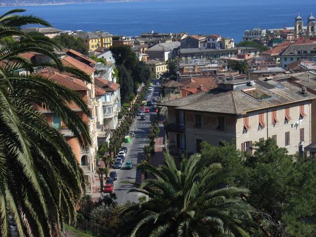 APPARTAMENTO in VENDITA a SANTA MARGHERITA LIGURE di 9 vani