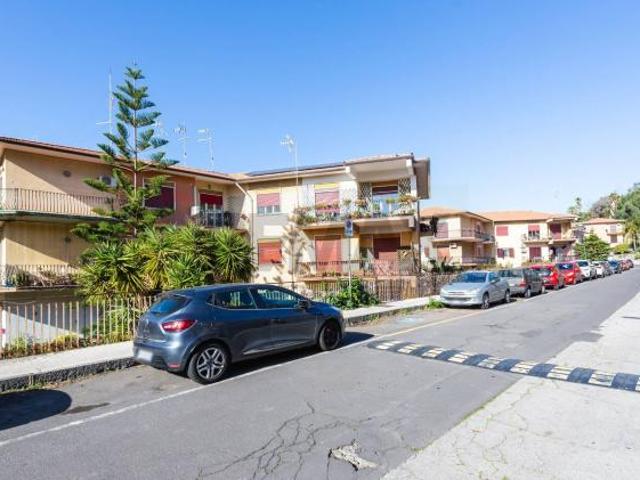Appartamento in vendita a Sant'Agata li Battiati