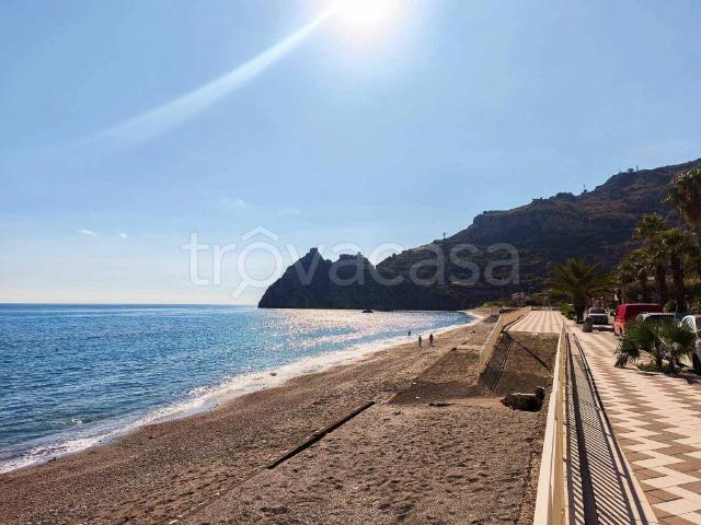 Appartamento in vendita a Sant'Alessio Siculo via lungomare, 216