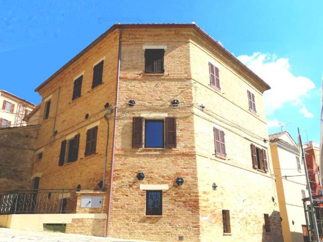 Appartamento in vendita a Sant'Angelo in Pontano MC