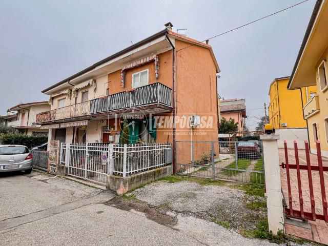 Appartamento in vendita a Santarcangelo di Romagna RN