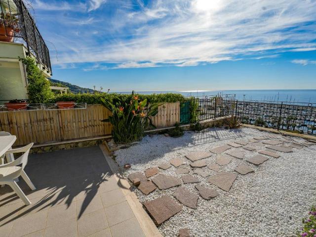 Appartamento in vendita a Santo Stefano al Mare IM