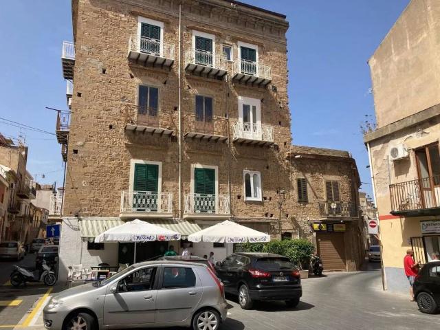 Appartamento in vendita a Santo Stefano di Camastra ME
