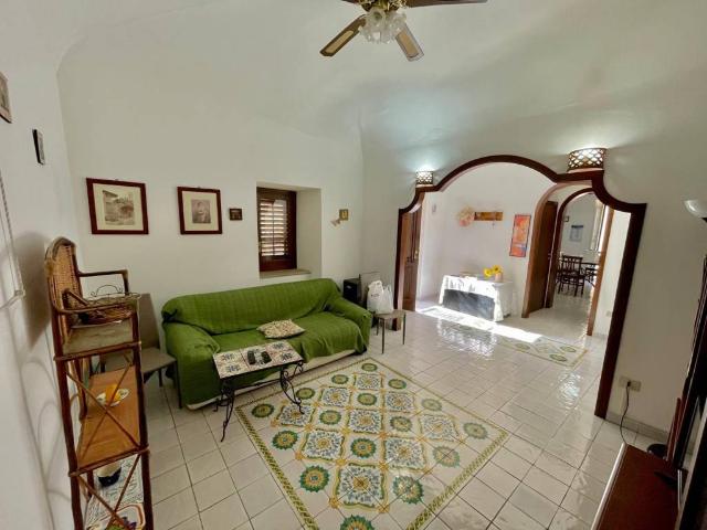 Appartamento in vendita a Santo Stefano di Camastra ME