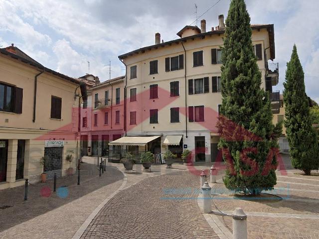 Appartamento in vendita a Saronno, Centro