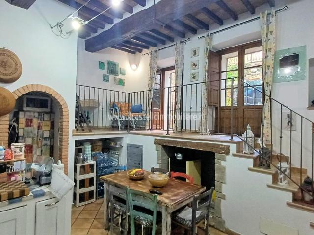 APPARTAMENTO in VENDITA a SARTEANO Centro storico di 5 vani
