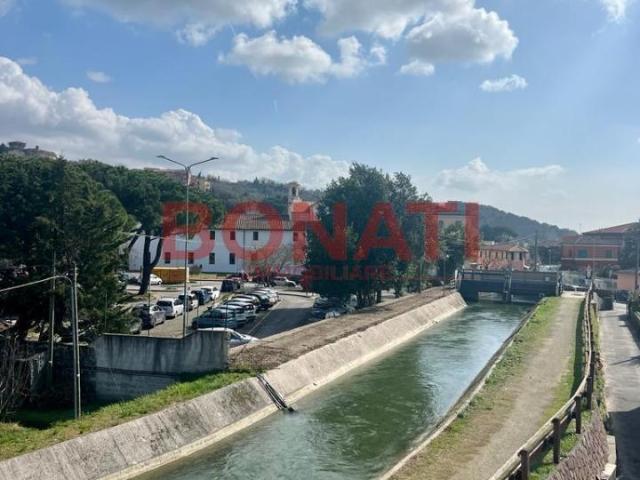 Appartamento in vendita a Sarzana