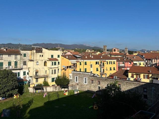 Appartamento in vendita a Sarzana