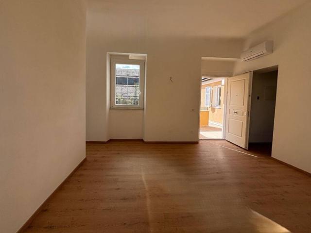 Appartamento in vendita a Sarzana