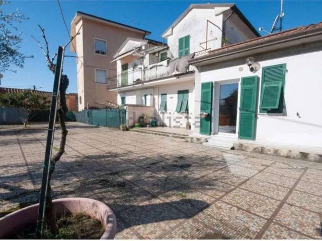 Appartamento in vendita a Sarzana SP