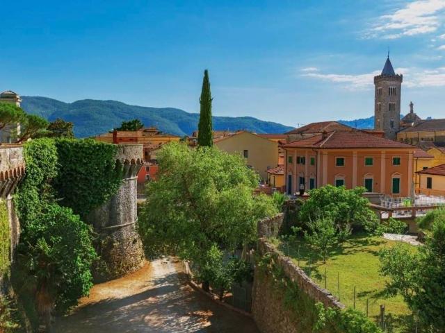 Appartamento in vendita a Sarzana SP