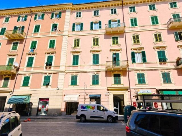Appartamento in vendita a Savona via Montenotte, 3