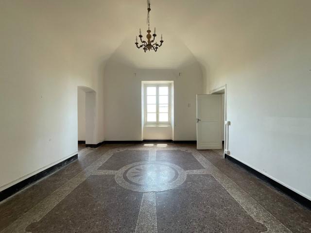 Appartamento in vendita a Savona, Centro