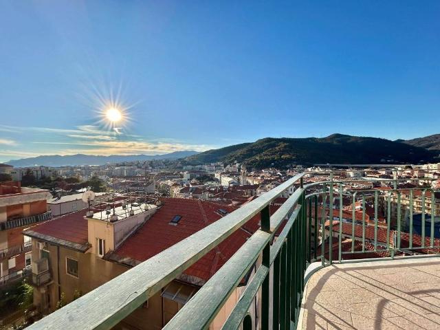 Appartamento in vendita a Savona SV