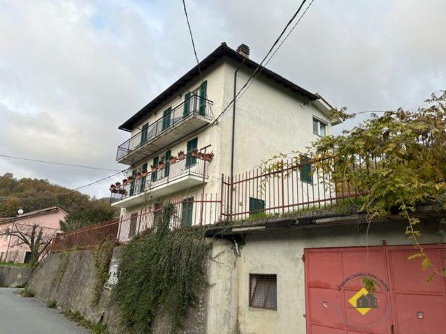 Appartamento in vendita a Savignone