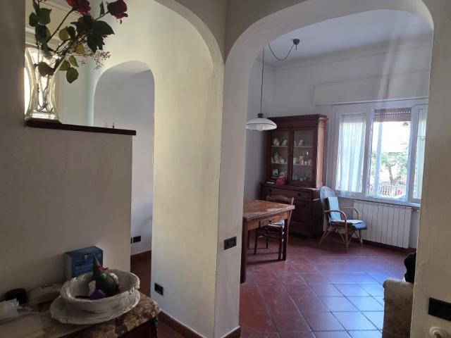 APPARTAMENTO in VENDITA a SCANDICCI CENTRO di 4 vani