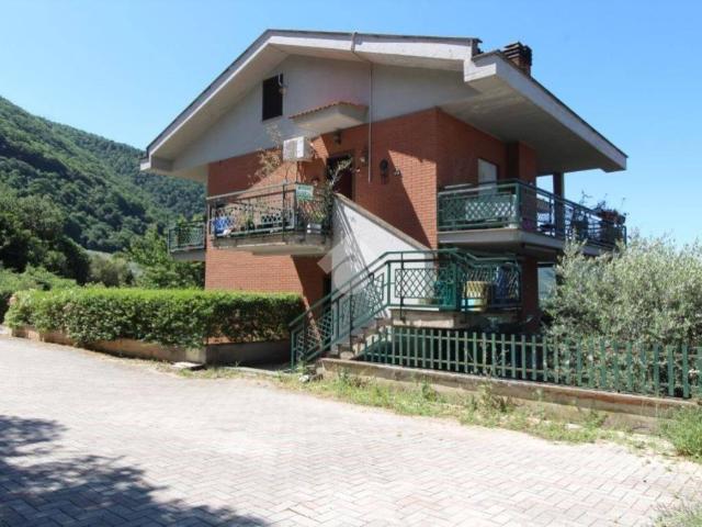 Appartamento in vendita a Scandriglia RI