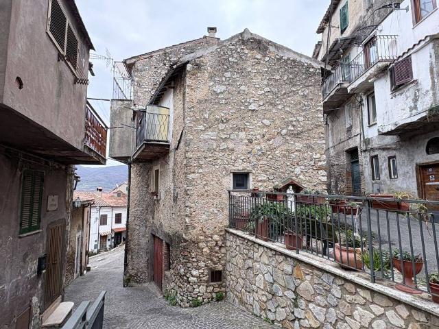 Appartamento in vendita a Scandriglia RI