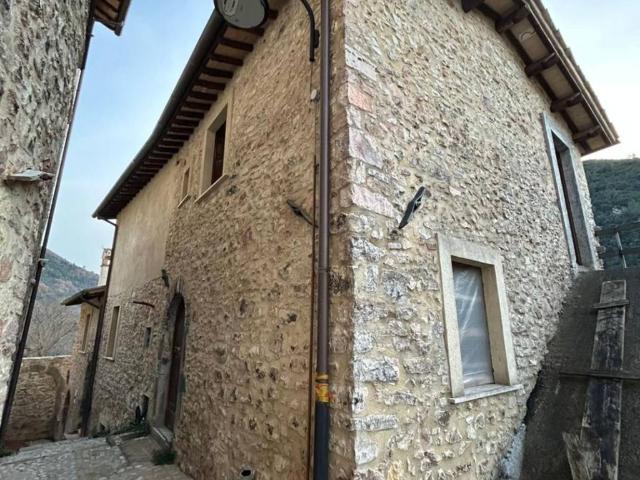 Appartamento in vendita a Scheggino PG