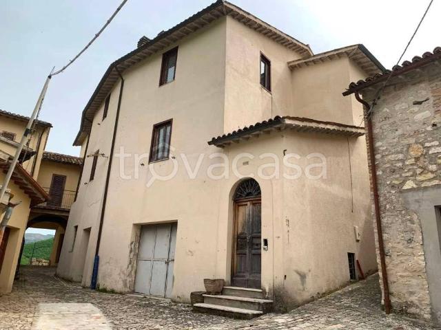 Appartamento in vendita a Sellano