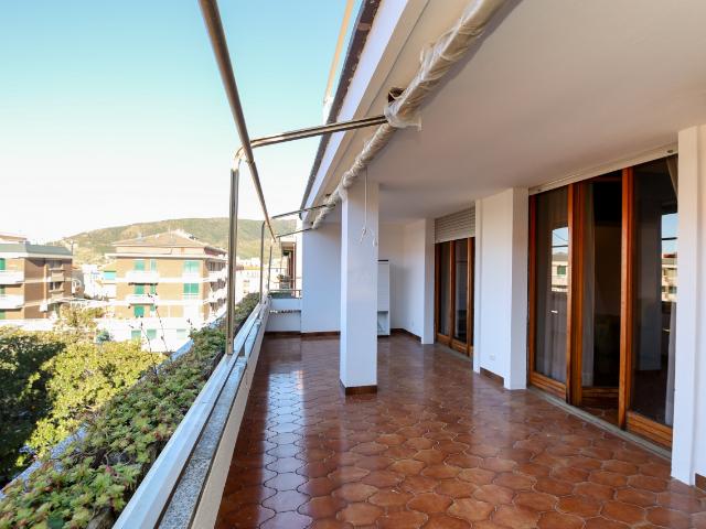 APPARTAMENTO in VENDITA a SESTRI LEVANTE CENTRO di 5 vani