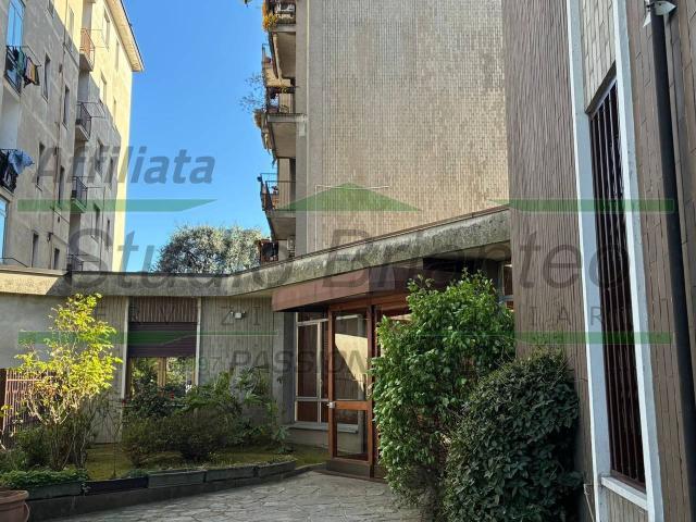 Appartamento in vendita a Seregno