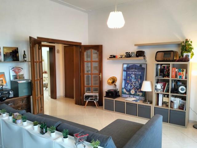 Appartamento in vendita a Shangai Livorno in Ottimo composto da 3vani