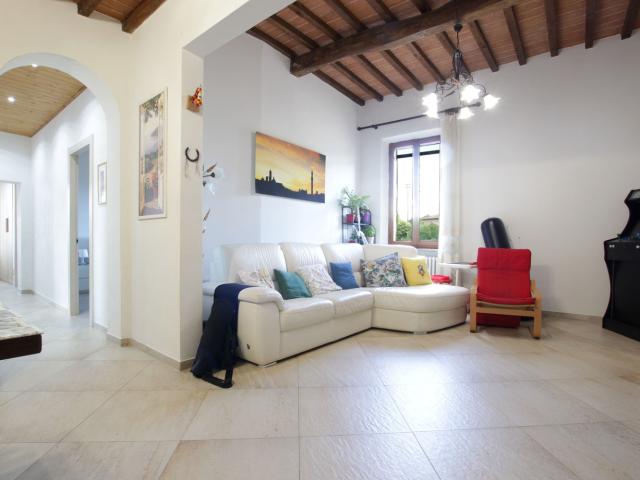 APPARTAMENTO in VENDITA a SIENA strada degli agostoli di 6 vani
