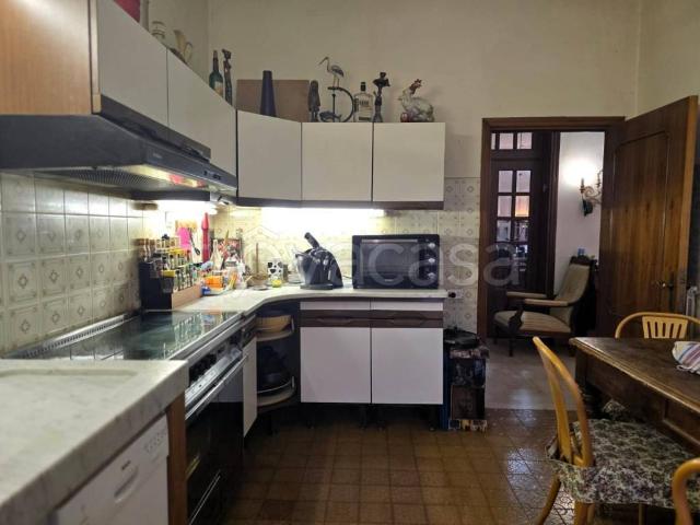 Appartamento in vendita a Siena via Campania, Vico Alto San Miniato