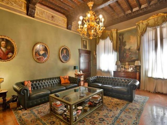 Appartamento in vendita a Siena 340 mq Rif: 1410879