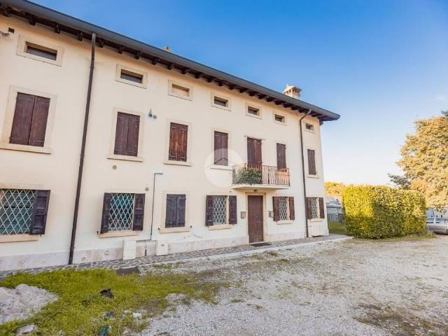 Appartamento in vendita a Sommacampagna VR
