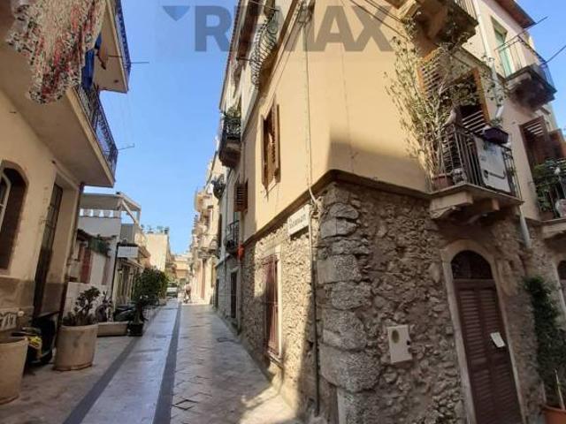 Appartamento in vendita a Taormina via Giardinazzo, 1