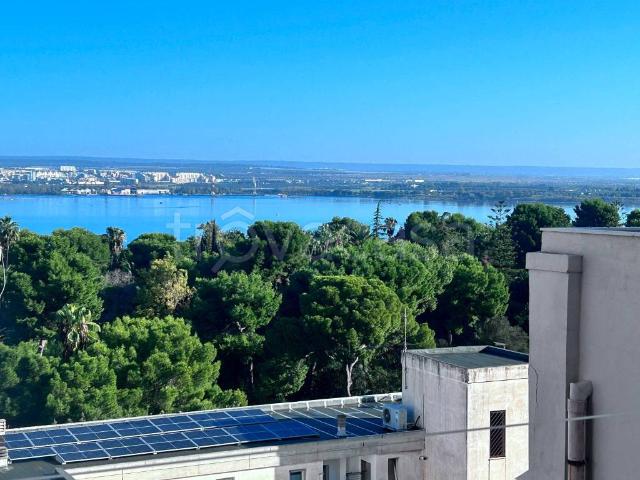 Appartamento in vendita a Taranto corso Umberto I, 79, Borgo