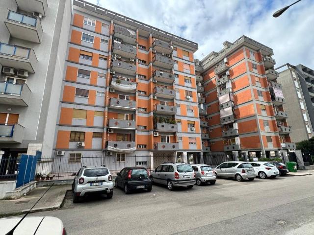 Appartamento in vendita a Taranto TA