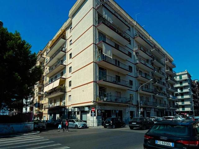 Appartamento in vendita a Taranto TA