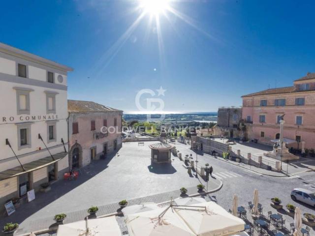 Appartamento in vendita a Tarquinia piazza Cavour, 9