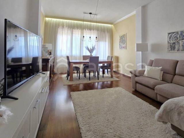 Appartamento in vendita a Terni viale Curio Dentato, Centro città