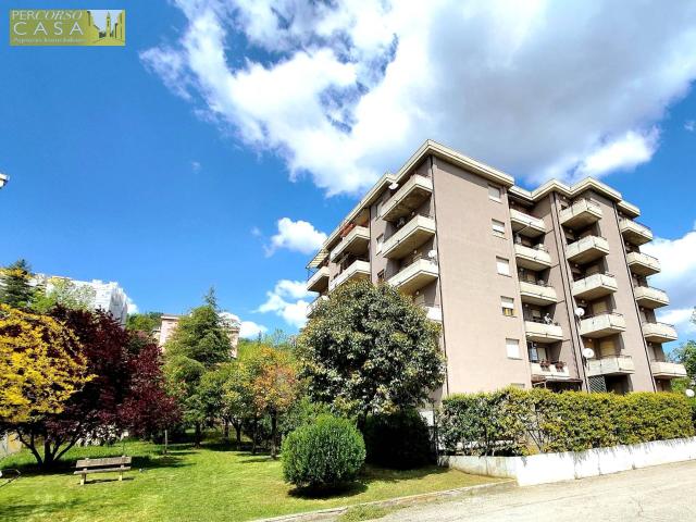 Appartamento in vendita a Teramo, Via Cona
