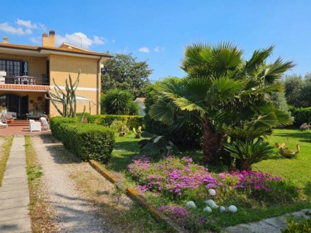Appartamento in vendita a Terracina via delle Cannete, snc