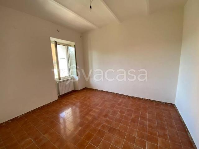Appartamento in vendita a Tivoli via Rosolina, 85
