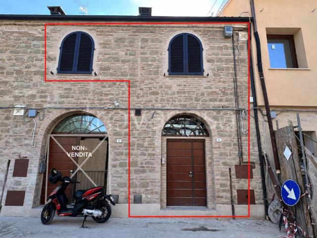 Appartamento in vendita a Tolentino via del Ponte, 36